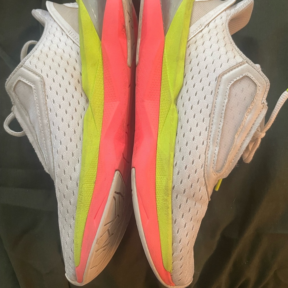 white low trainers running atheltic shoes outdoor puma footwear y2k sneakers - Picture 7 of 10